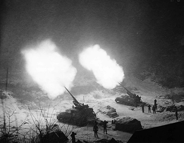 沈舟:从韩国接回中国军人遗骸透韩战真相(图文) 2 1024px 155mm GMC M40 Korea 19511126 600x467 1
