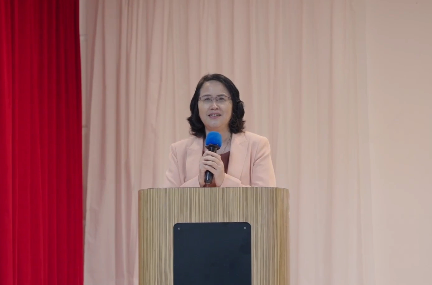 《四亿人的觉醒》全球上映 观众:可获国际大奖 2 Screen Shot 2023 10 29 at 3.45.55 PM